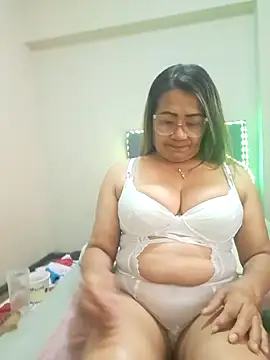 Snapshot of Vickysweeeettt chatting on February 8, 2026, 1:53 pm Vickysweeeettt online show from February 8, 2026, 1:53 pm