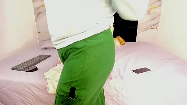 Snapshot of Vickysweeeettt chatting on September 27, 2025, 7:42 pm Vickysweeeettt online show from September 27, 2025, 7:42 pm