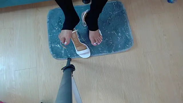 Snapshot of Vickysweeeettt chatting on September 13, 2025, 8:20 pm Vickysweeeettt online show from September 13, 2025, 8:20 pm