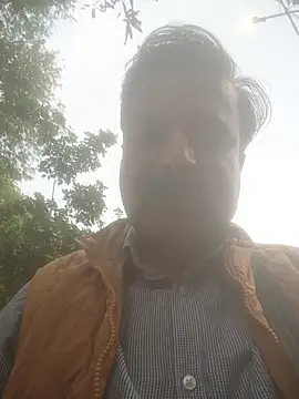 vardh033 online show from October 25, 2025, 10:25 am