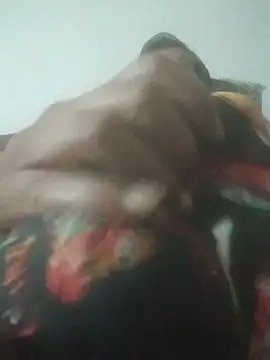 vardh033 online show from October 26, 2025, 1:17 am