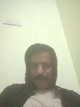 vardh033 online show from October 28, 2025, 6:45 am