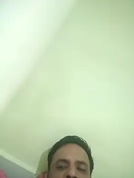 vardh033 online show from October 4, 2025, 3:19 am