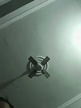 vardh033 online show from November 19, 2025, 8:47 am