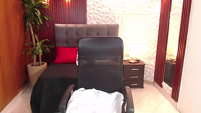 Snapshot of veronica_em1 chatting on July 1, 2026, 12:49 pm veronica em1 online show from July 1, 2026, 12:49 pm
