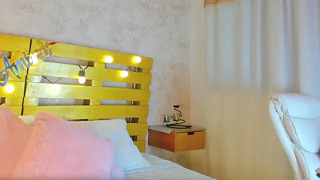 thalia888  online show from September 26, 2025, 7:10 pm