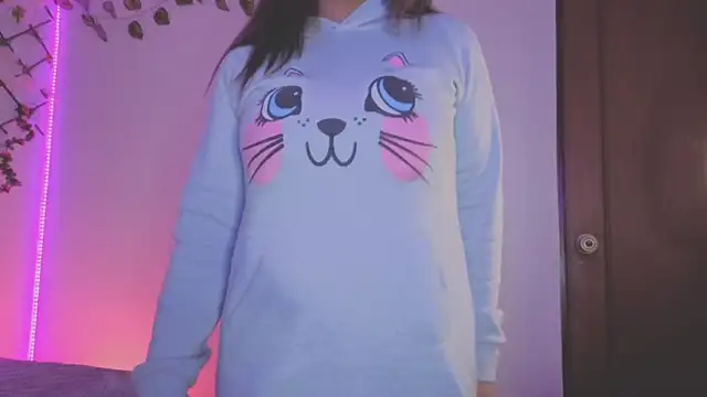 MiaCollinssx online show from November 6, 2025, 4:22 pm