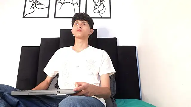 alexmark  online show from February 11, 2026, 1:11 pm