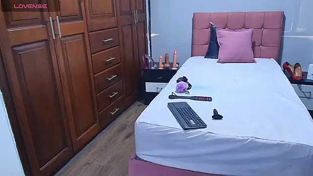 SexyRachel  online show from January 7, 2026, 12:32 pm