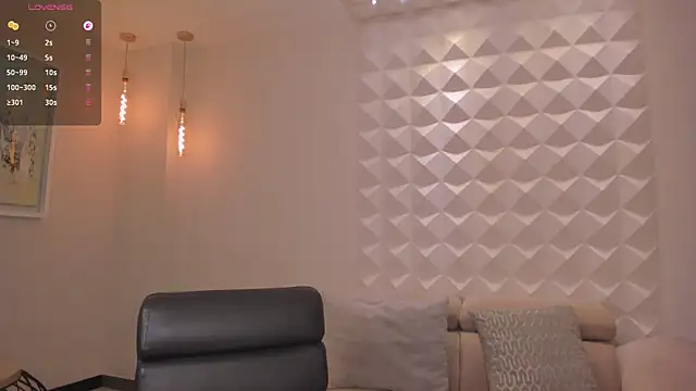 Snapshot of BonnyRose chatting on October 21, 2025, 7:35 pm BonnyRose online show from October 21, 2025, 7:35 pm