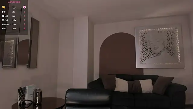 Snapshot of BonnyRose chatting on October 28, 2025, 7:35 pm BonnyRose online show from October 28, 2025, 7:35 pm