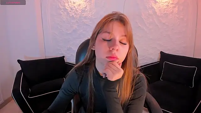 TiffannySins online show from February 13, 2026, 4:12 am