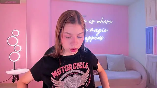 TiffannySins online show from January 14, 2026, 3:43 am