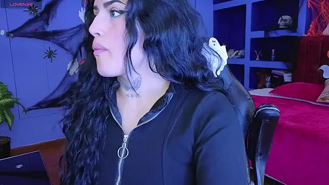 sari belle online show from November 3, 2025, 8:45 pm