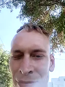Snapshot of Leshok chatting on July 19, 2026, 3:42 pm Leshok online show from July 19, 2026, 3:42 pm