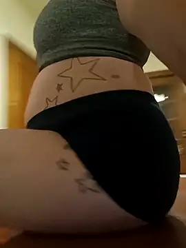 DeziBaby1087 online show from April 6, 2026, 7:42 am