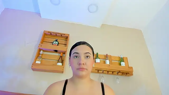  miss mia online show from November 24, 2025, 11:43 am