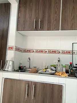 evelyn 1702 online show from September 21, 2025, 6:46 pm