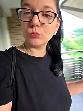 Swiss Lady online show from September 28, 2025, 4:03 pm