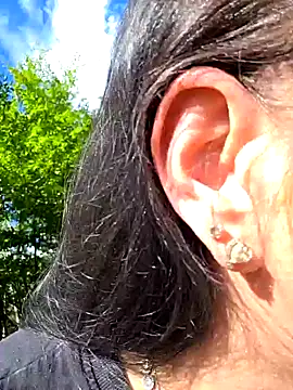 Swiss Lady online show from September 15, 2025, 1:33 pm