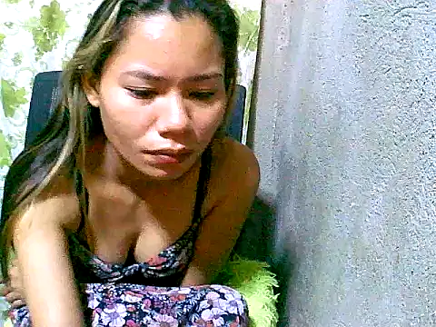 Snapshot of Sweeetgurll chatting on September 20, 2025, 12:37 am Sweeetgurll online show from September 20, 2025, 12:37 am