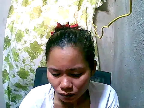 Snapshot of Sweeetgurll chatting on October 17, 2025, 1:31 am Sweeetgurll online show from October 17, 2025, 1:31 am