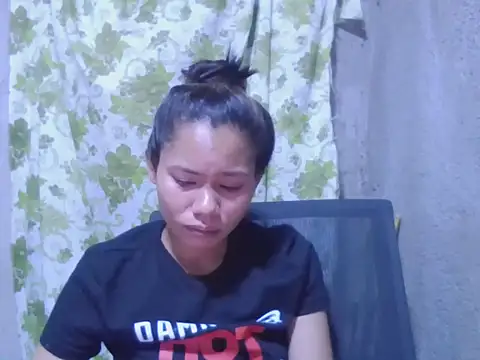 Snapshot of Sweeetgurll chatting on November 18, 2025, 3:26 pm Sweeetgurll online show from November 18, 2025, 3:26 pm