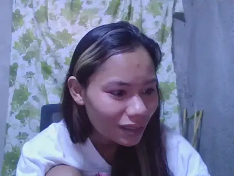 Snapshot of Sweeetgurll chatting on November 15, 2025, 12:25 am Sweeetgurll online show from November 15, 2025, 12:25 am