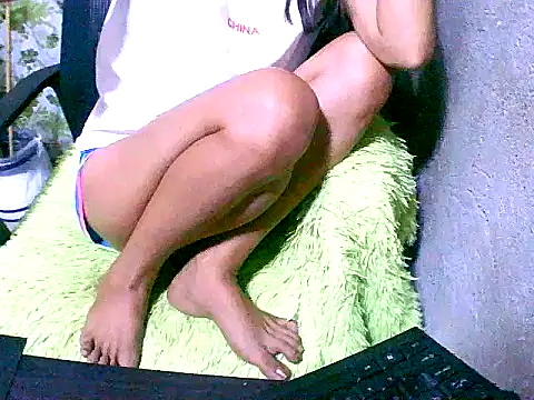 Snapshot of Sweeetgurll chatting on September 18, 2025, 1:19 am Sweeetgurll online show from September 18, 2025, 1:19 am