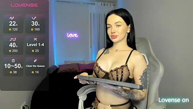SelinaStorm online show from June 3, 2026, 11:42 pm