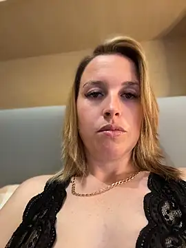 amberrose094 online show from May 18, 2026, 7:07 pm