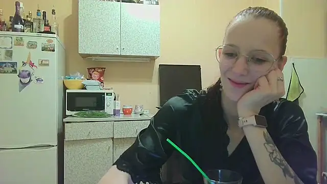 Lucy Divine online show from November 11, 2025, 9:20 pm