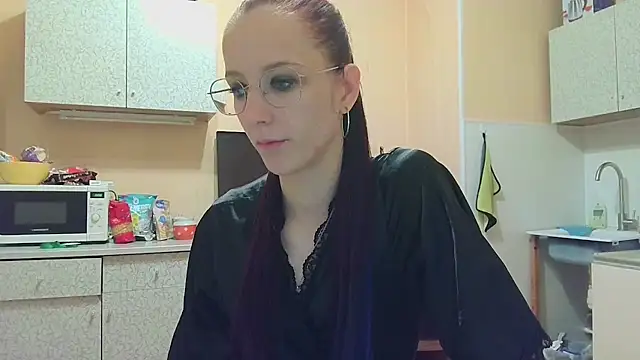 Lucy Divine online show from September 19, 2025, 7:07 pm