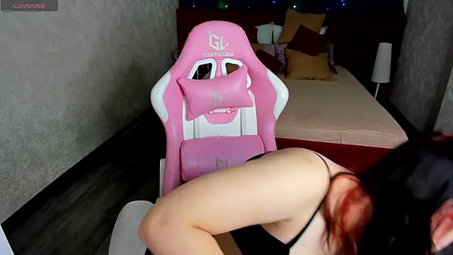 Alis Platt online show from September 29, 2025, 1:23 am