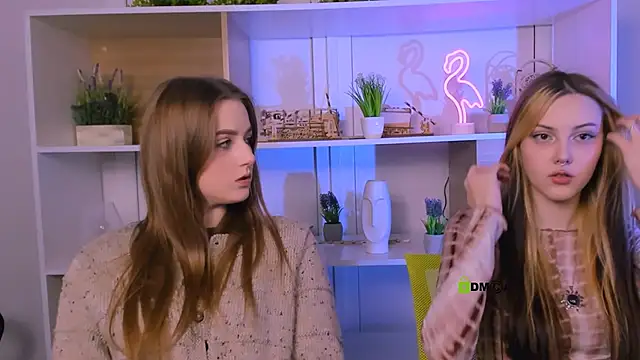 Snapshot of aria_moo chatting on October 6, 2025, 7:03 pm aria moo online show from October 6, 2025, 7:03 pm