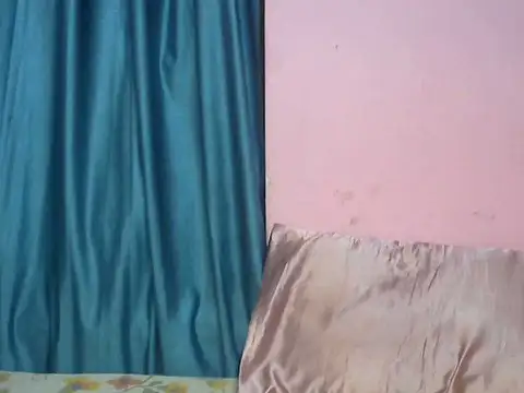 Snapshot of Queenxxx98 chatting on November 17, 2025, 7:18 pm Queenxxx98 online show from November 17, 2025, 7:18 pm