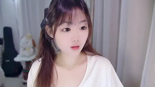 YUANYUAN-A online show from April 23, 2026, 12:29 pm