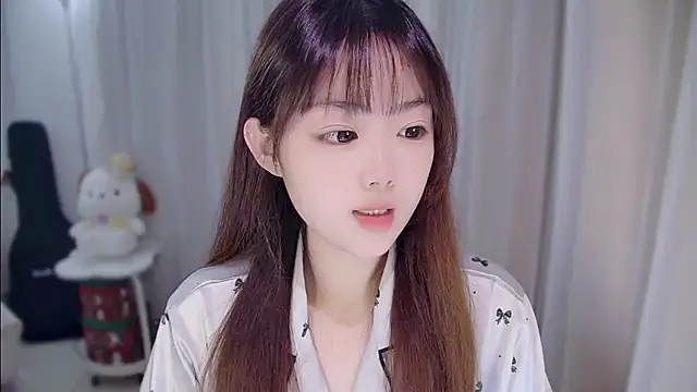YUANYUAN-A online show from April 7, 2026, 12:18 pm