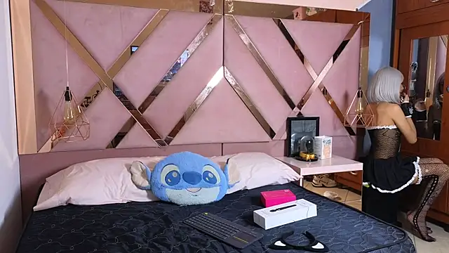 Sophia moo  online show from October 2, 2025, 5:22 am