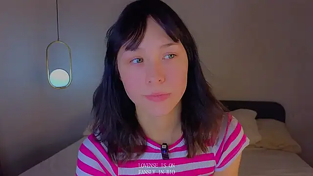 Snapshot of BritniBers chatting on November 16, 2025, 1:21 am BritniBers online show from November 16, 2025, 1:21 am