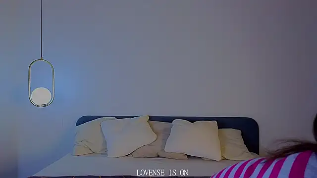 Snapshot of BritniBers chatting on November 21, 2025, 1:26 am BritniBers online show from November 21, 2025, 1:26 am