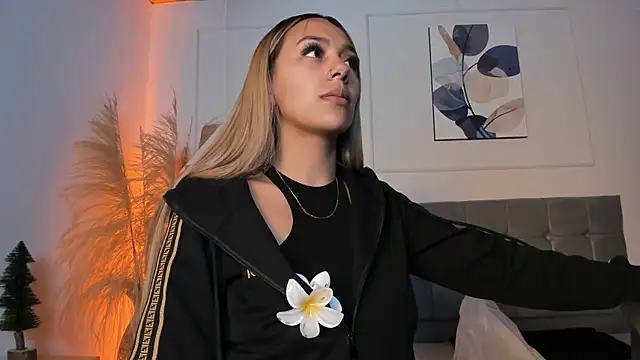 nikolevoshkie  online show from April 14, 2026, 8:14 pm