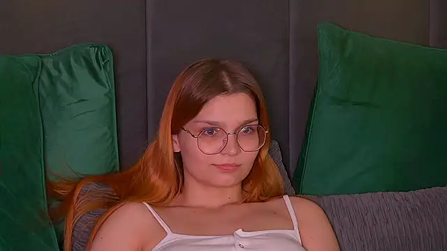 BellaMarebelle online show from October 24, 2025, 4:39 pm