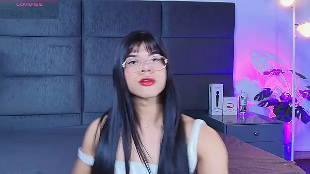 Slenna Moon online show from March 8, 2026, 11:08 pm