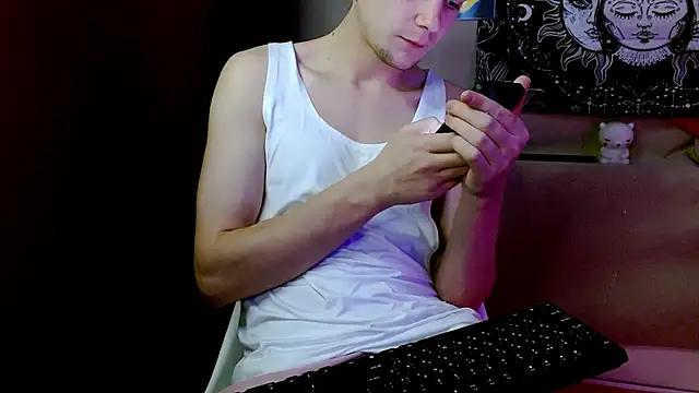 Xavier Night81 online show from November 8, 2025, 8:40 am