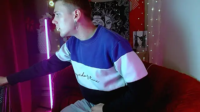 Xavier Night81 online show from September 15, 2025, 7:53 am