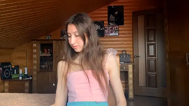 Shyselly online show from September 18, 2025, 2:42 pm