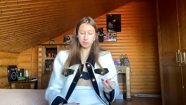 Shyselly online show from September 13, 2025, 2:17 pm