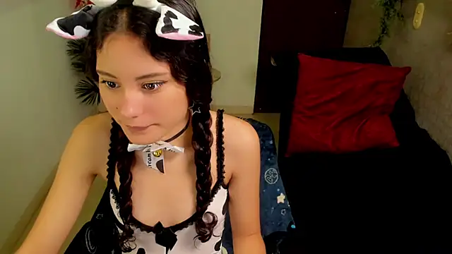 Krysten Riter online show from October 9, 2025, 2:39 pm