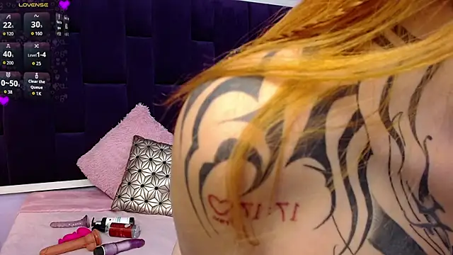 antonellabrith online show from September 22, 2025, 7:09 pm